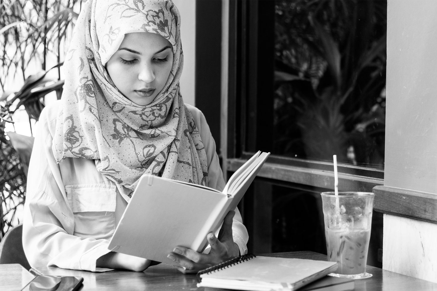 Feminism and Feminine Writings in United Arab Emirates: Reflection on the Philosophy and Writings of Mariam Al Ghafli 
